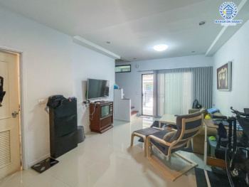 *****ทาวน์เฮ้าส์มือสองย่านกรุงเทพฯ ม.พรีเมี่ยม ไทม์โฮม วงแหวน-อ่อนนุช เนื้อที่กว้างขวางถึงเกือบ 28 ตร.ว. ฟังก์ชัน 3 ห้องนอน 2 ห้องน้ำ 2 ที่จอดรถ แถมฟรี! 4 เครื่องปรับอากาศ 1 เครื่องทำน้ำอุ่น บนทำเลดี ติดถ.กาญจนาภิเษก ใกล้สนามบินสุวรรณภูมิ และทางด่วน "บางนา"